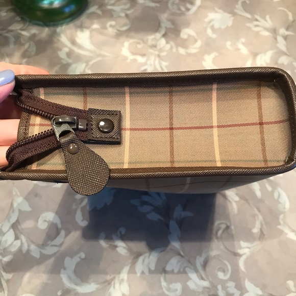 BURBERRYS NOVA CHECK CLUTCH. - Picture 3 of 16